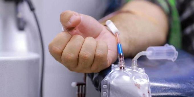 Amsterdam - Homosexuelle in den Niederlanden können leichter Blut spenden