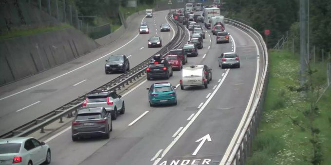 11 Kilometer Stau - Erneut lange Wartezeiten am Gotthard
