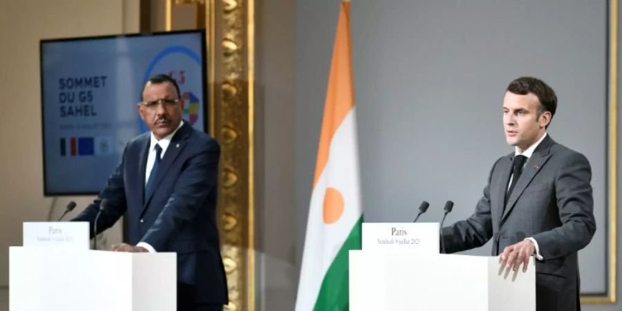 Macron mit dem nigrischen Präsidenten Bazoum