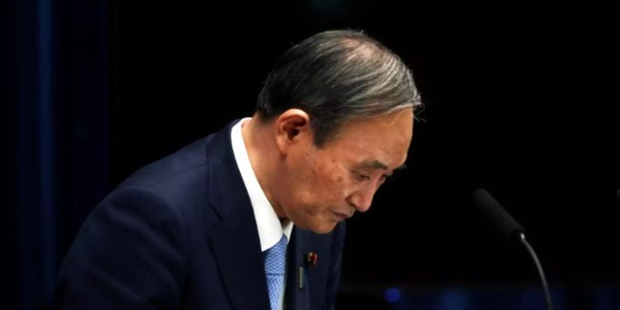 Japans scheidender Regierungschef Yoshihide Suga Japans scheidender Regierungschef Yoshihide Suga