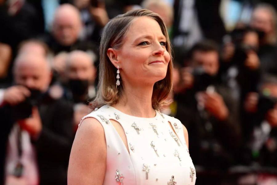 Jodie Foster begeisterte 2021 in Cannes mit ihren grauen Strähnchen.