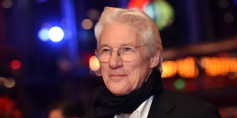 Schauspieler Richard Gere wird 72. Foto: Jörg Carstensen/dpa-Zentralbild/dpa