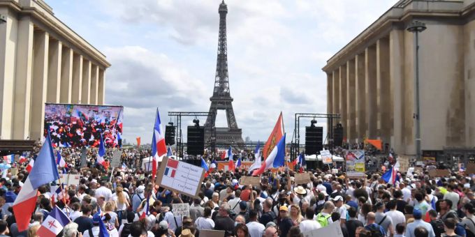 In Frankreich wird gegen die Corona-Massnahmen demonstriert. Protest against Coronavirus compulsory vaccination in France