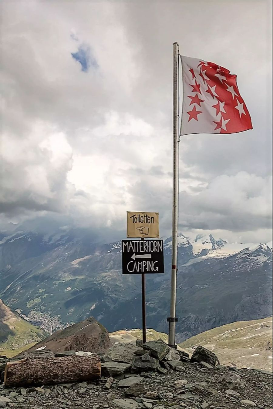 Wegweiser Toiletten Matterhorn