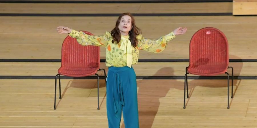 Isabelle Huppert bei einer Probe zum «Kirschgarten»
