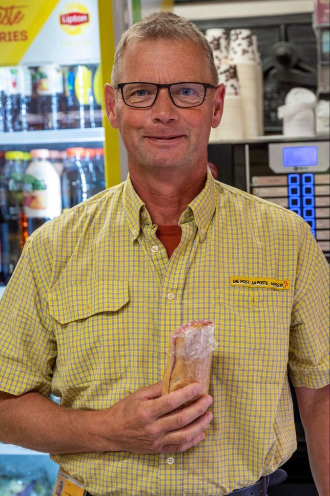 Joseph Jungo arbeitet bei der Post in Tafers.