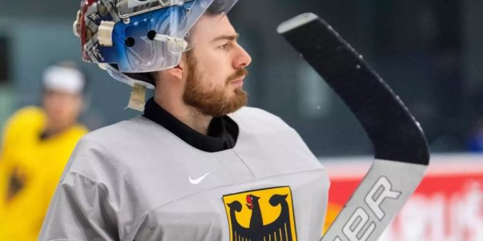 Philipp Grubauer steht wieder im Tor des DEB-Teams. Foto: Monika Skolimowska Philipp Grubauer steht wieder im Tor des DEB-Teams. Foto: Monika Skolimowska