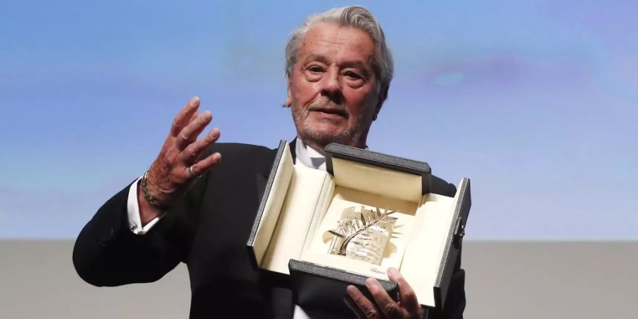 Alain Delon hirnblutung