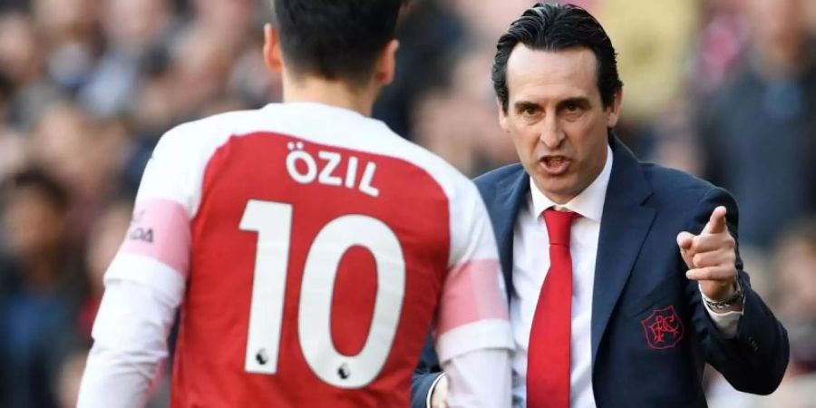 Aresnals Trainer Unai Emery setzte diesmal auf Mesut Özil. Foto: Joe Giddens/PA Wire