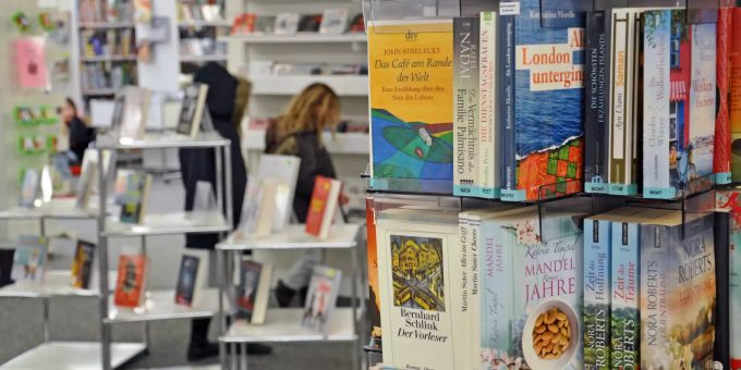 Bibliothek Rosengarten Bibliothek von Innen