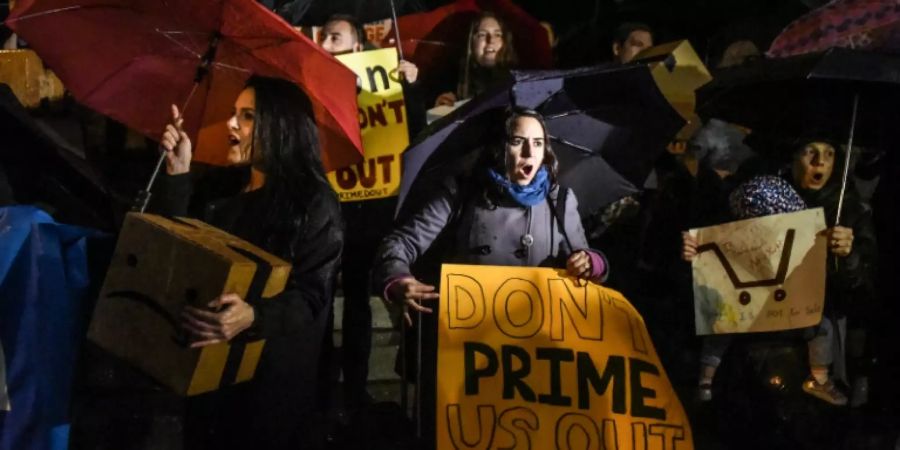 Demonstration im November in New York gegen die - inzwischen gstrichenen - Amazon-Pläne für ein dortiges Hauptquartier