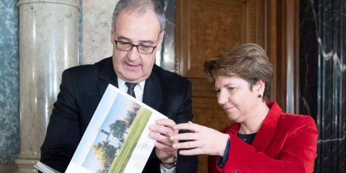Guy Parmelin und Viola Amherd im Departement VBS. Viola Amherd Guy Parmelin