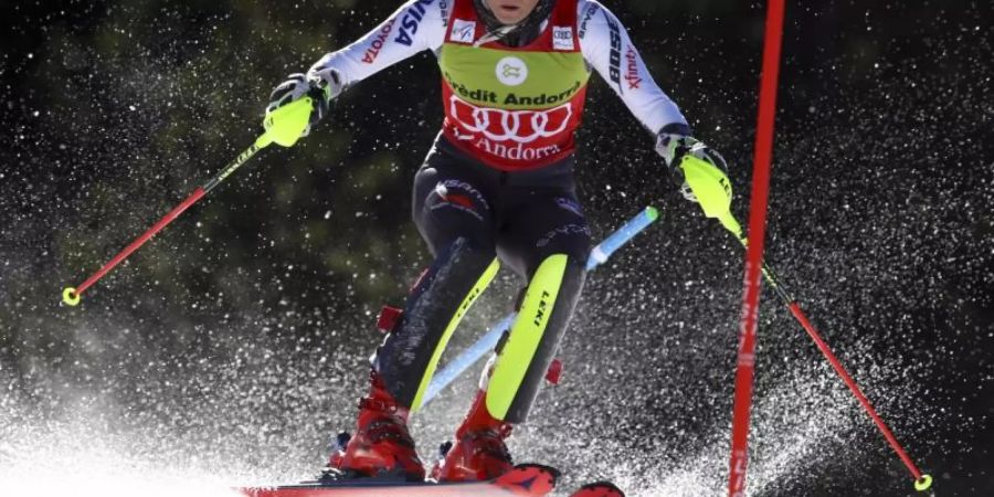 Mikaela Shiffrin gewinnt auch den Slalom in Soldeu. Foto: Alessandro Trovati/AP