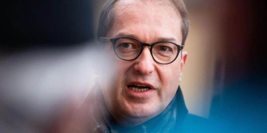 CSU-Landesgruppenchef Alexander Dobrindt, der zuvor ebenfalls Bundesverkehrsminister war, wies die Vorwürfe der Grünen als «vollkommen aus der Luft gegriffen» zurück. Foto: Nicolas Armer