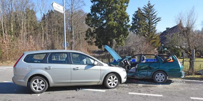 Verletzte bei Verkehrsunfall Kümmertshausen