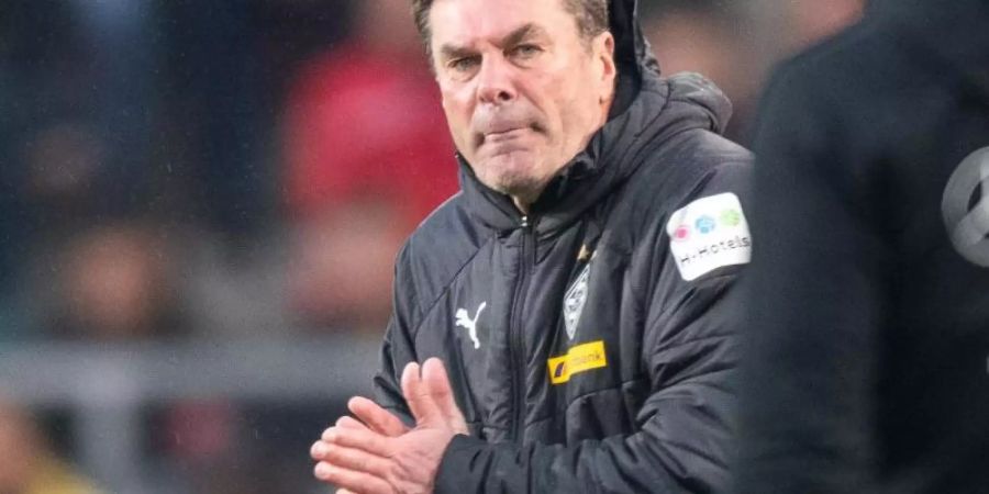 Trainer Dieter Hecking könnte mit Gladbach noch die Europapokal-Teilnahme verspielen. Foto: Sebastian Gollnow
