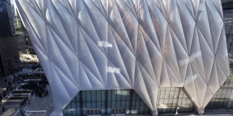 «Flugzeughangar in Daunendecke»? «The Shed» in New York. Foto: Mark Lennihan/AP