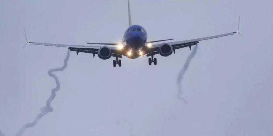 Eine Boeing 737 Max 8 der Southwest Airlines im Landeanflug auf Flughafen von Houston. Foto: Yi-Chin Lee/Houston Chronicle/AP/Archiv