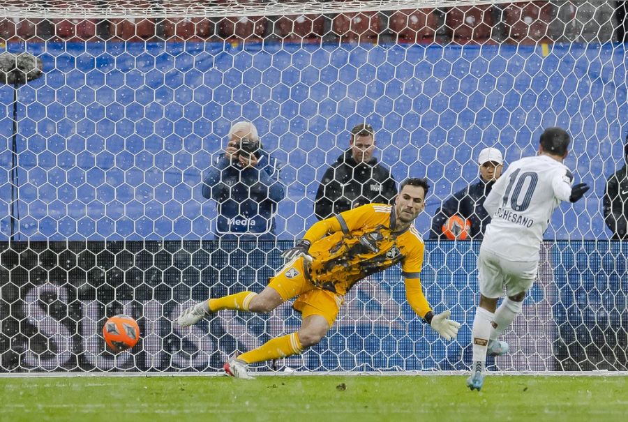 Trotz verschossenem Marchesano-Penalty führen die Zürcher die Super League weiter mit 12 Punkten Vorsprung an.