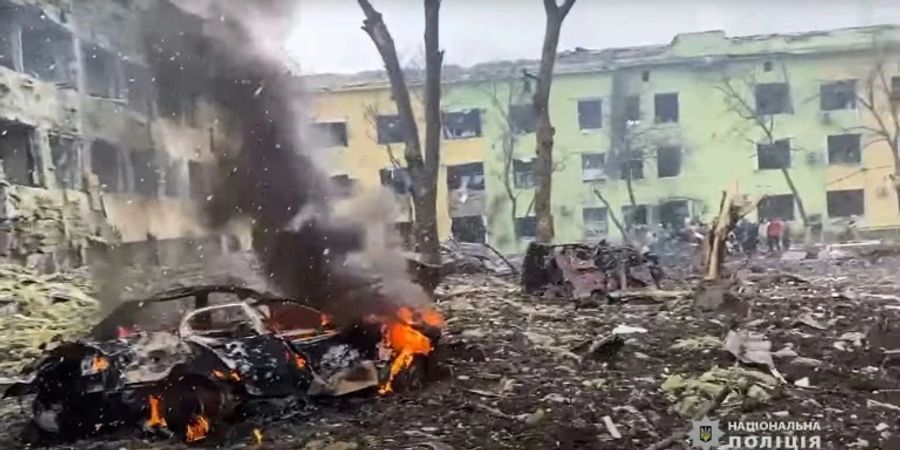 Durch russischen Angriff zerstörte Kinderklinik in Mariupol