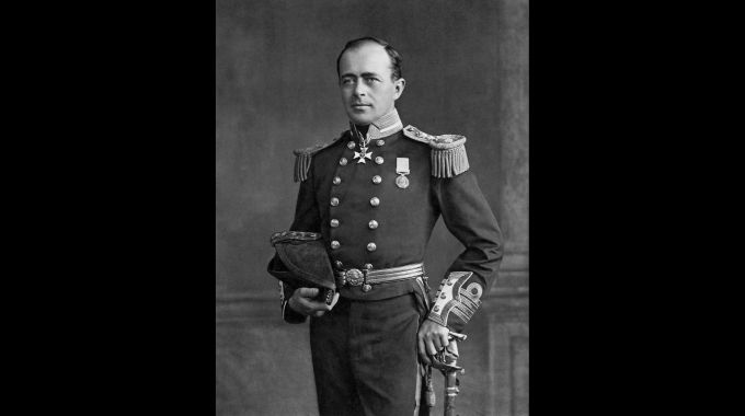 Der «Camping und Caravaning Club» wurde zwischenzeitlich vom berühmten Arktisforscher Robert Falcon Scott präsidiert. Scott ist heute vor allem wegen seinem (verlorenen) Wettkampf zum Südpol mit Roald Amundsen und dem tragischen Ausgang dieser Expedition bekannt. Fun Fact: Der Caravaning Club wurde 1901 als «Association of Cycle Campers» gegründet, Zelten mit Velo kann also gut und gerne als geistiger Vorläufer des Caravaning gesehen werden. Velo
