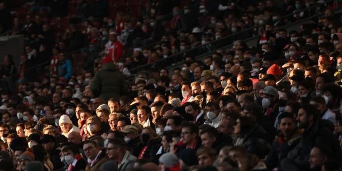 Der Dachverband für Fanhilfen hat eine Ende der Einschränkungen für Zuschauer beim Fussball in der Corona-Pandemie gefordert. Fans