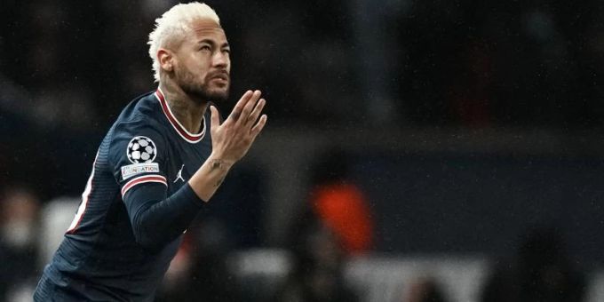 Würde gern für einen Verein in den USA spielen, «wenigstens für eine Saison»: Neymar. Foto: Thibault Camus/AP/dpa Würde gern für einen Verein in den USA spielen, «wenigstens für eine Saison»: Neymar. Foto: Thibault Camus/AP/dpa
