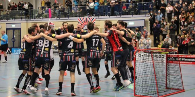 Der UHC Pfannenstiel zieht nach erbittertem Kampf ins Halbfinale ein Der UHC Pfanni zieht nach erbittertem Kampf ins Halbfinale ein