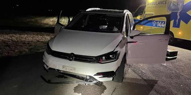 Eine Person wird bei einem Unfall auf der Autobahn A1 schwer verletzt