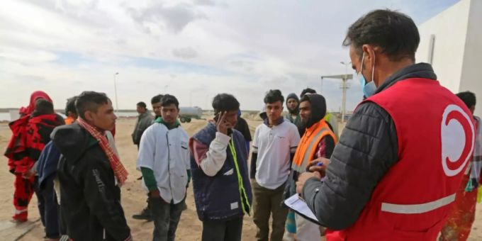Von tunesischen Behörden gerettete Migranten Von tunesischen Behörden gerettete Migranten