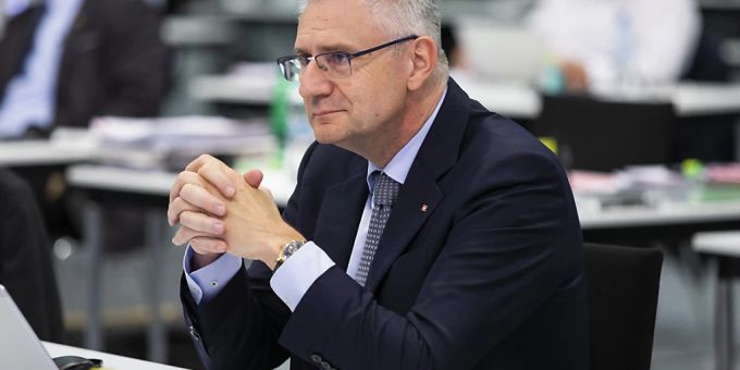Das Bezirksgericht Bremgarten AG hat den Aargauer SVP-Nationalrat Andreas Glarner vom Vorwurf der üblen Nachrede freigesprochen. Das Bezirksgericht Bremgarten AG hat den Aargauer SVP-Nationalrat Andreas Glarner vom Vorwurf der üblen Nachrede freigesprochen.