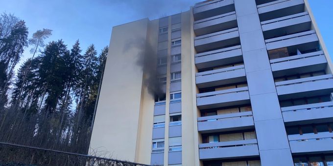 Brand in einem Mehrfamilienhaus in Stadt Schaffhausen. Stadt Schaffhausen