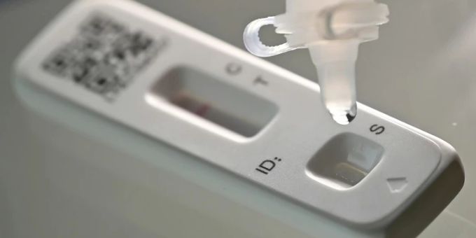 Experte - China sollte Covid-19 nur noch «Corona-Erkältung» nennen