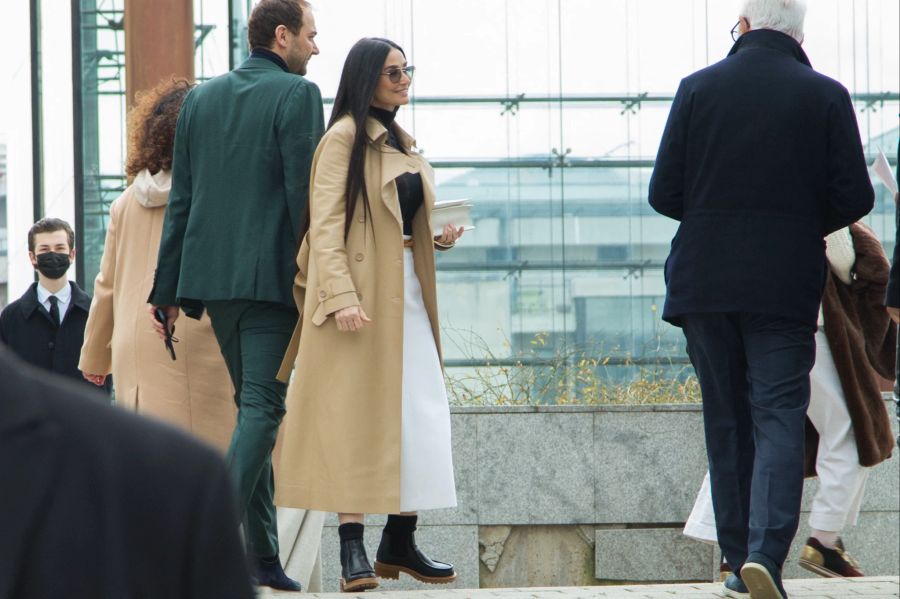 Daniel Humm (grüner Anzug) und Demi Moore wurden Anfang 2022 erstmals zusammen gesichtet.