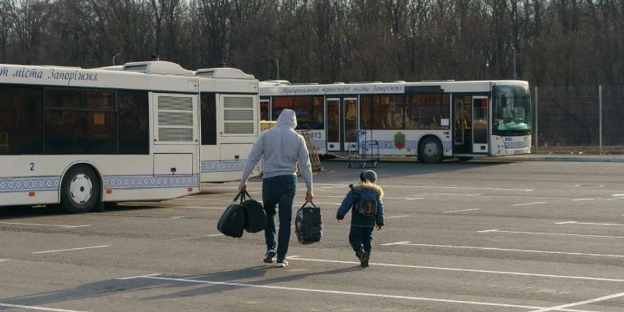 Familie aus Mariupol erreicht die Stadt Saporischschja