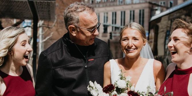 Tom Hanks Hochzeit Fotobomb