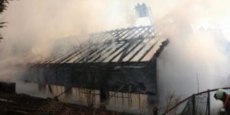 Oberstammheim ZH - Eine Lagerhalle stand in Flammen
