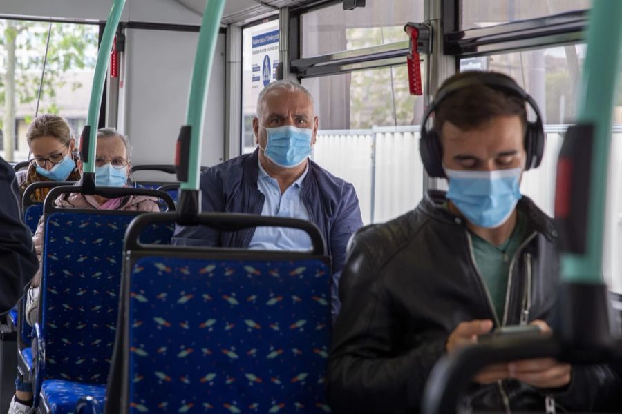 Heisst: Die Masken fallen ab Freitag auch im ÖV.