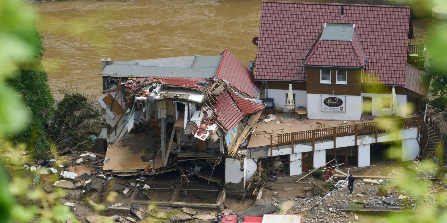 Trotz des verheerenden Hochwassers im Ahrtal im Sommer 2021 fehlt den Menschen in Deutschland nach Expertenansicht das Risikobewusstsein für extreme Wetterereignisse.