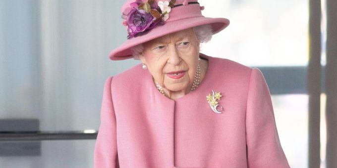 Die Queen hat ein Treffen mit zahlreichen Diplomaten für kommende Woche abgesagt. Die Queen hat ein Treffen mit zahlreichen Diplomaten für kommende Woche abgesagt.