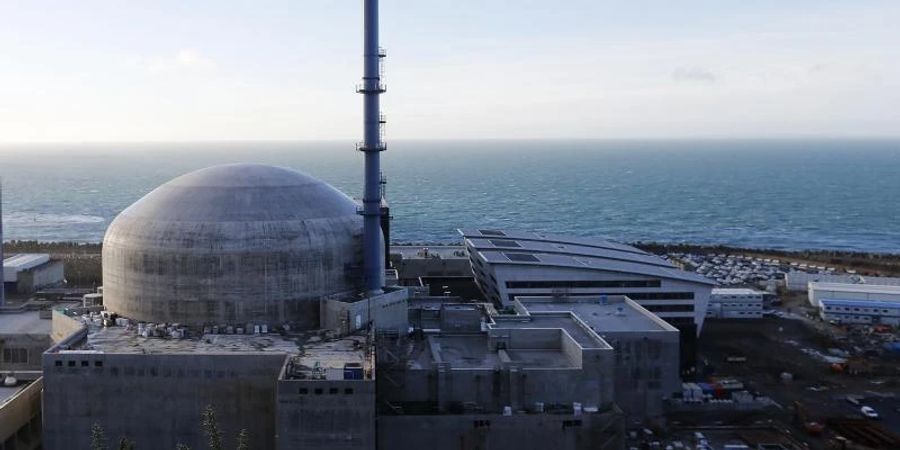 Das Atomkraftwerk im französischen Flamanville. Foto: Charly Triballeau/AFP/dpa