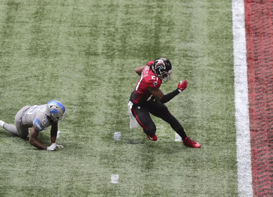 Todd Gurley versucht vor der Endzone zu stoppen.