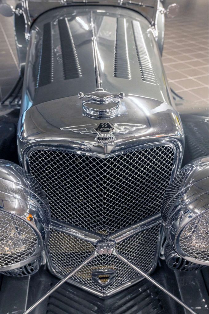 Autobaukunst aus den 40-ern. Jaguar S.S.100