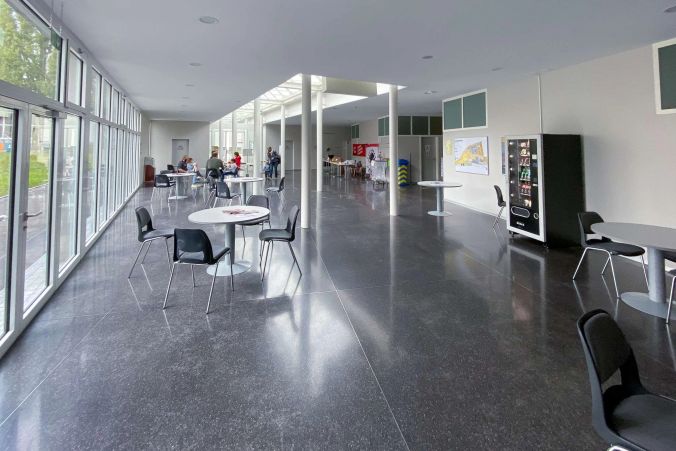 Der Eingang der Turnhalle des BSA Aarau.