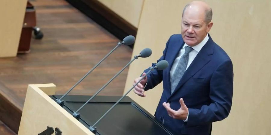 Finanzminister Olaf Scholz will auch im kommenden Jahr die im Grundgesetz verankerte Schuldenbremse aussetzen. Foto: Jörg Carstensen/dpa