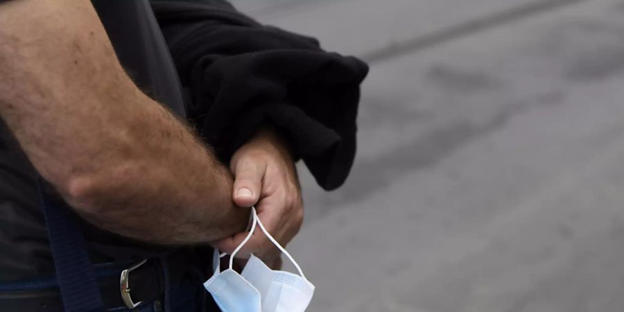 In der Schweiz und in Liechtenstein sind dem Bundesamt für Gesundheit (BAG) am Sonntag 138 neue Ansteckungen mit dem Coronavirus innert eines Tages gemeldet worden.