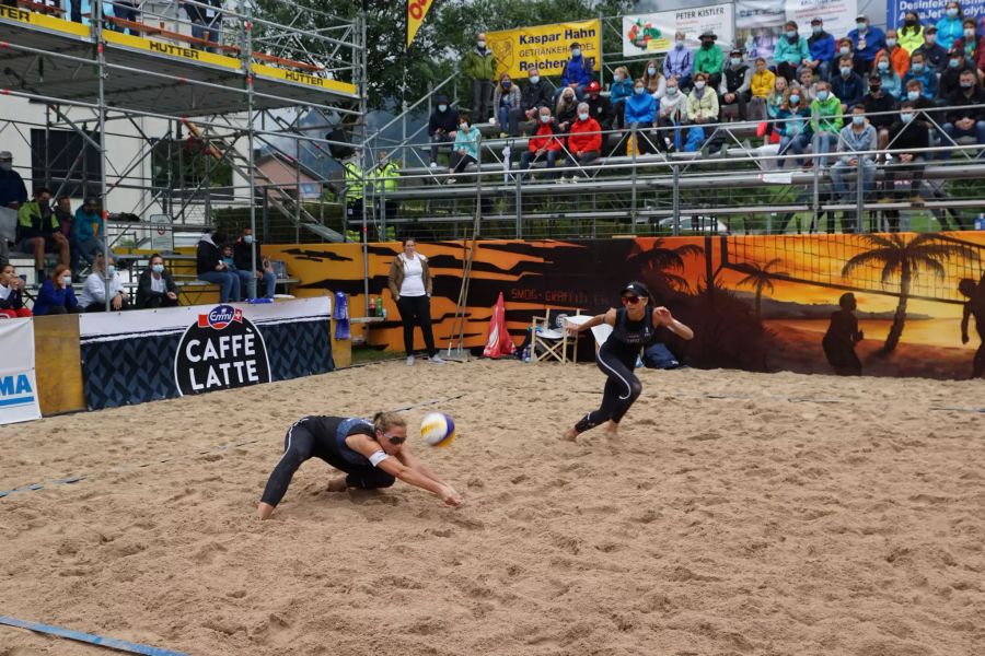 Das italienische Duo Viktoria Orsi Toth (l.) und Marta Menegatti während des Halbfinals am Emmi-Caffè-Latte-Beachcup 2020.