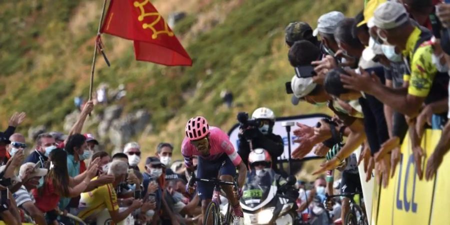 Bei der Bergankunft auf dem Grand Colombier wird es am Sonntag keine Zuschauer geben. Foto: Anne-Christine Poujoulat/AFP/AP/dpa