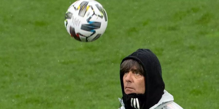 Der Bundestrainer hat einen klaren Plan: Gegen die Schweiz mit dem Sieger-Team von Kiew. Foto: Federico Gambarini/dpa