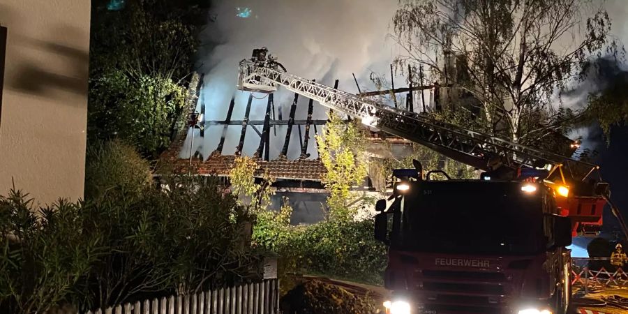 Lampenberg BL: Brandfall erfordert Feuerwehreinsatz